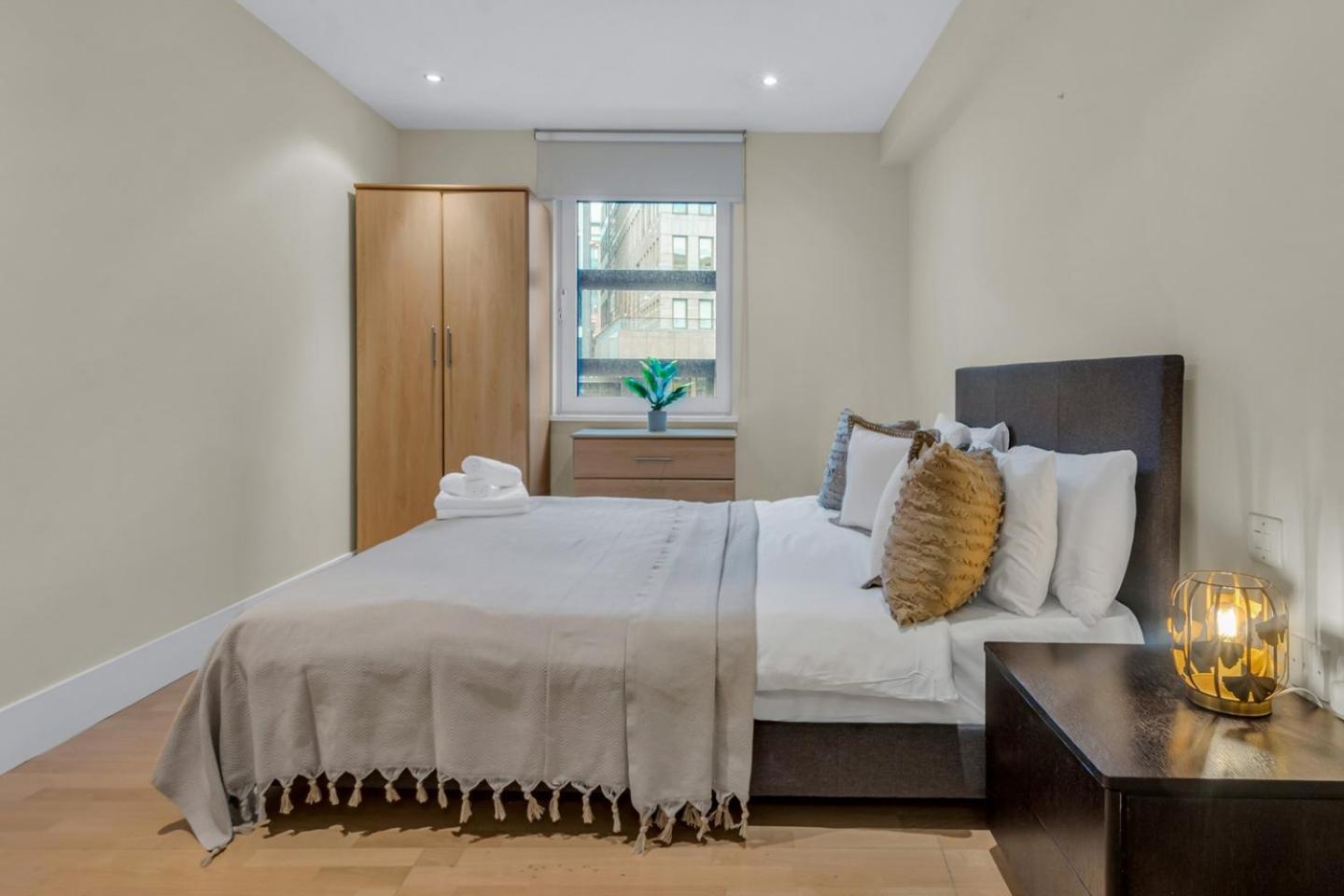 Large 1 Bed Cutty Sark Greenwich Close To Canary Wharf - Perfect For Corporates And Tourists Londra